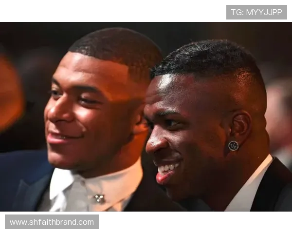 维尼修斯回应嘘声与辱骂说立场