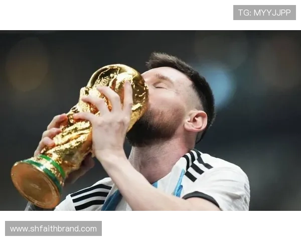 索兰斯谈与梅西同场竞技体验